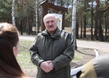 Мирное время закончилось: Лукашенко требует от белорусов мобилизации