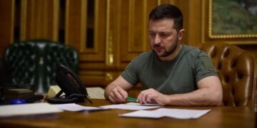 Президент подписал закон о продлении военного сбора после войны
