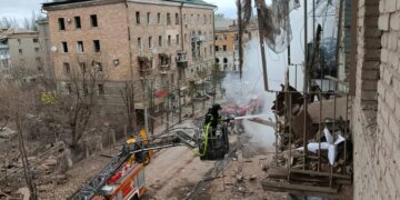 Авиаудар по Славянску: есть раненые, в том числе ребенок, повреждены десятки домов. ФОТО