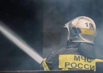 Неизвестные дроны нанесли удар по нефтебазе в российском Туапсе: загорелись резервуары