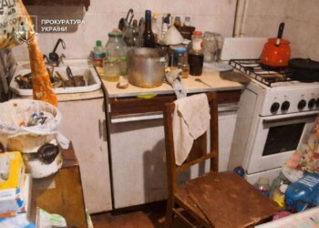 У Києві племінника судитимуть за жорстоке вбивство дядька – чоловіку завдали 26 ударів ножем, обрізали ніс та губу