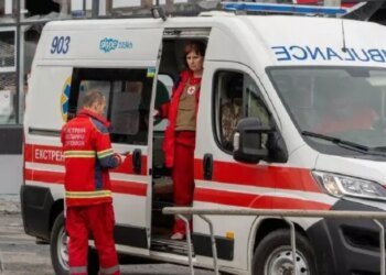 Взрывы в Днепре: повреждено транспортное предприятие, вспыхнул пожар