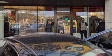 Терорист в Києві вбив цілу родину: батько з сином померли на місці, мати – у лікарні