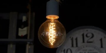 Енергетики відновили світло для 5 тисяч абонентів у Дніпровському районі Києва