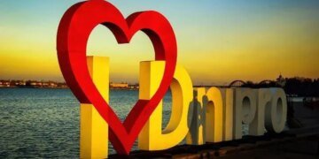 Ще одна жертва удару по Дніпру 14 квітня – 47-річний чоловік помер у лікарні