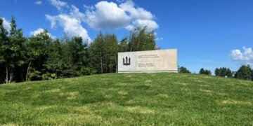 В Україні затвердили розбудову мережі військових кладовищ і правила поховання захисників