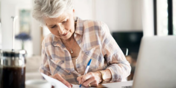 Когда официальный трудовой стаж оставит украинцев без части будущей пенсии