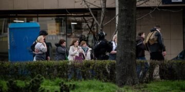 Полицейские, которые сбежали от стрельбы в Киеве, получили подозрение