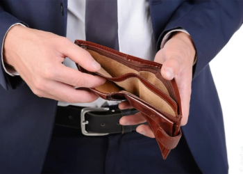 Теперь уже каждый третий: в Украине резко увеличился уровень бедности