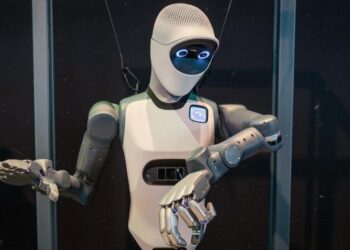 В IISS предупредили: ИИ запускает новую промышленную революцию