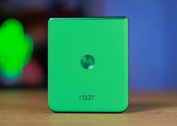 Motorola Razr 70 здивує не лише кольорами, а й тактильними відчуттями
