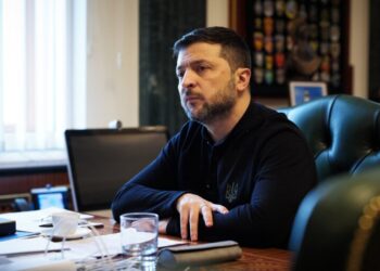 “США доверяют Путину”: Зеленский высказался о срыве переговоров и ударе в спину