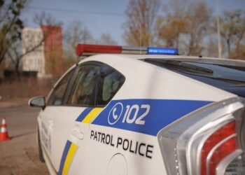 Во Львове мужчина стрелял в многоэтажке