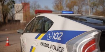 Во Львове мужчина стрелял в многоэтажке