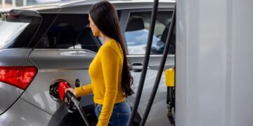 Дизель резко подорожал: сравнение цен на АЗС 14 апреля и где заправиться дешевле