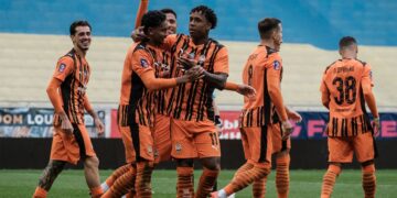 Ахметов на трибунах и магический гол в “девятку”: “Шахтер” шокировал АЗ в четвертьфинале ЛК