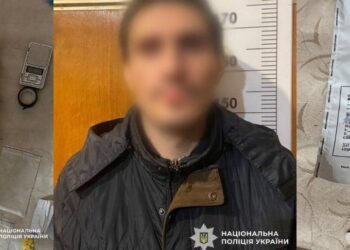 Спроба змити сліди провалилась: у Києві дилер забив унітаз