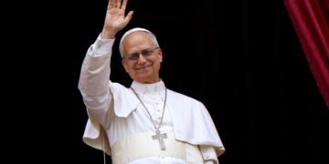 Папа Лев II заявил об отходе Католической церкви от акцента на ЛГБТ и однополые браки