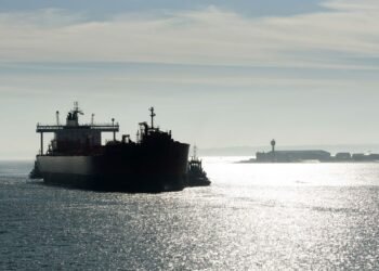 США перехватили судно “теневого флота” Ирана в Аравийском море