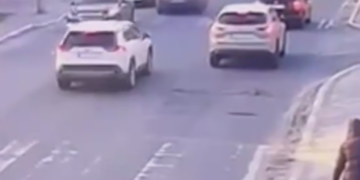 Без свідомості посеред вулиці на Київщині: дитина постраждала від удару, – ВІДЕО