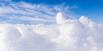 Небесна магія на висоті 100 м: що побачили мешканці Києва, – ФОТО