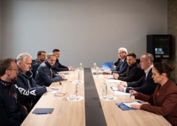 Запорожская АЭС должна вернуться под контроль Украины: Зеленский встретился с главой МАГАТЭ