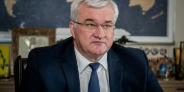 Мир не може чекати до "парадів" і "свят" – Сибіга закликав світ підтримати оголошений Україною режим тиші з 6 травня
