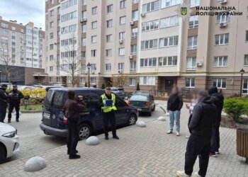 У Києві затримали водія, який влаштував стрілянину. Зброї в авто не знайшли