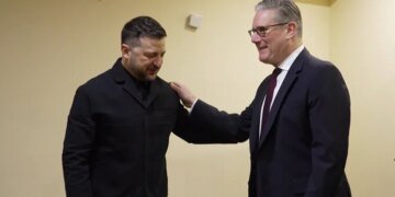 Зеленський обговорив зі Стармером оборонну підтримку України та тиск на росію