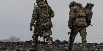 Удерживали позицию 5 месяцев: ВСУ провели успешную ротацию бойцов. ВИДЕО