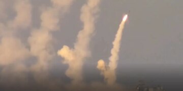 Накануне парада: Россия начинает испытания ракет, способных нести ядерный заряд