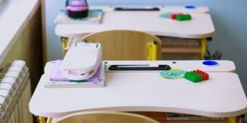 "Останній дзвоник" у Києві пролунає 29 травня, але у червні школи ще працюватимуть