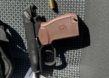 У Києві водій влаштував стрілянину в середмісті Києва, його Mercedes перехопили під час спецоперації
