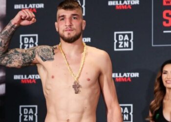 Українець Ярослав Амосов переміг Хоеля Альвареса на турнірі UFC 328