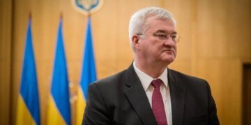 Украина пытается договориться с Россией об «аэропортном перемирии»