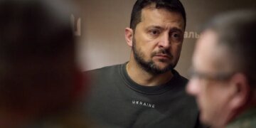 Зеленський попередив про сотню російських дронів у небі та можливість нових хвиль атак рф