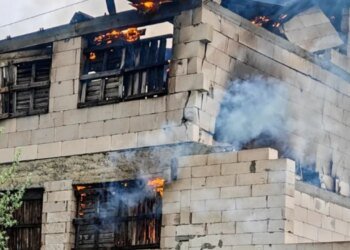 Очередной удар по Одесской области: пожар в жилом доме