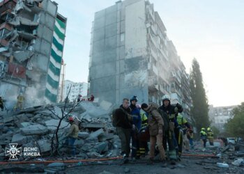 Понад 1560 дронів та 56 ракет випустила рф з учорашнього дня по Україні – Зеленський