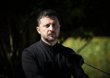 Зеленський: росіяни практично знесли цілий під’їзд ракетою, таку росію не можна нормалізувати, треба тиснути