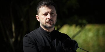 Зеленський: росіяни практично знесли цілий під’їзд ракетою, таку росію не можна нормалізувати, треба тиснути