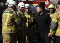 Зеленський побував на місці зруйнованої ударом російської ракети багатоповерхівки у Києві