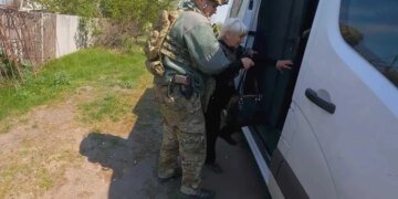 Эвакуация из Лимана практически невозможна: военные вывозят людей с помощью роботов и лодок