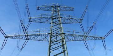 Вісім областей частково без світла через атаки рф