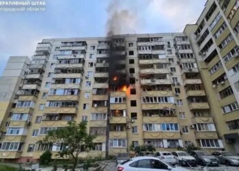 В Белгороде дрон ударил в многоквартирный дом