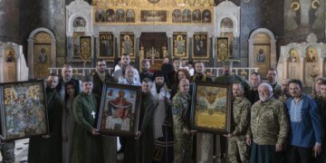 В Киево-Печерской лавре освятили военные иконы для армейских корпусов и бригад