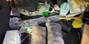Наркобизнес в мундире: киевский правоохранитель предстанет перед судом за психотропы