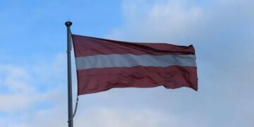 К границе Латвии стягивают ПВО — истребители НАТО в воздухе