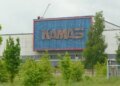 Крах российского автопрома: промышленный флагман РФ избавляется от людей и тонет в долгах
