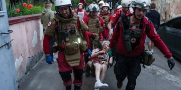 Удар РФ по Киеву: более 20 пострадавших до сих пор находятся в больнице