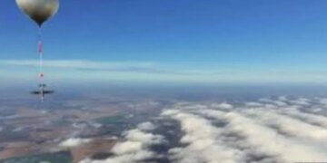 Неуязвимы для РЭБ и навигации: украинские аэростаты увеличивают дальность ударов БПЛА вглубь России. ВИДЕО